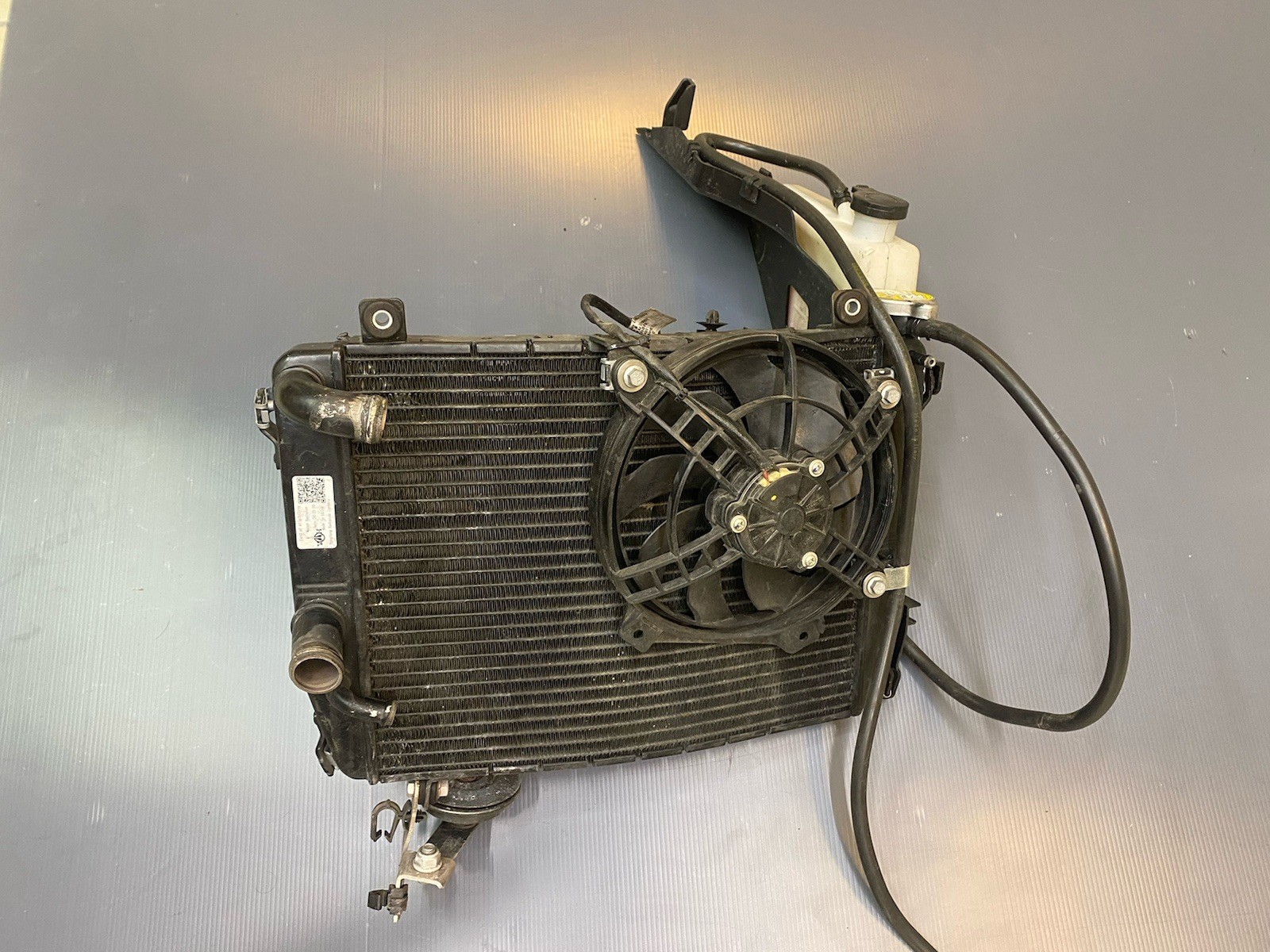 Radiatore Acqua Aprilia Rs 660 ORIGINALE COMPLETO OK
