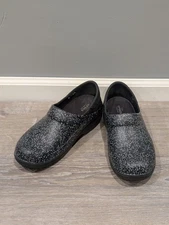 Crocs Womens Size-9 US Neria Pro II Graphic Clog Work Shoes Black Gray Dots