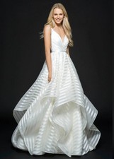 HAYLEY PAIGE DECKLYN WEDDING DRESS SIZE 6(Size 4 Fitting)