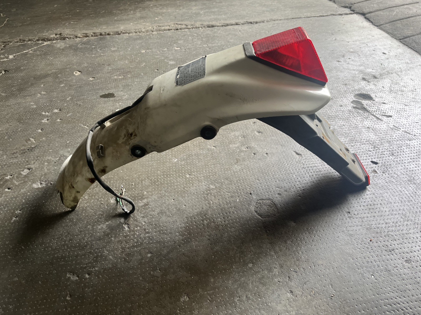 Parafango posteriore Honda XL 600 LM XLM XLLM PD04 con faro e porta targa
