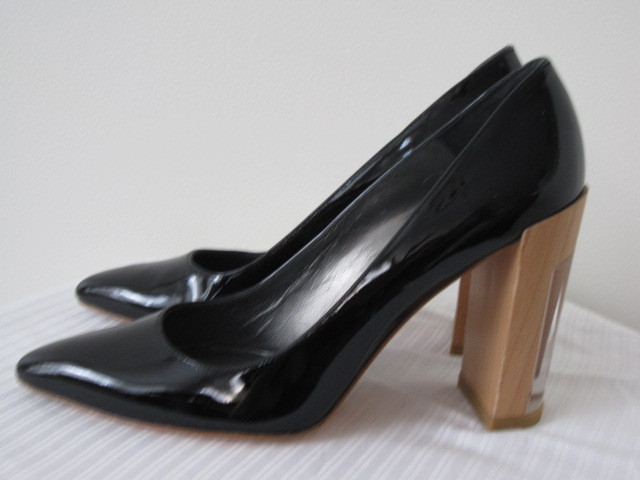 stuart weitzman clear heel