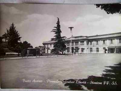 Carte Postale Publicité Avec Auto Amoureux 2 Non - Neuve (m14-1