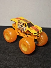 Spin Master Monster Jam 1:64 Max-D Earth Vs Surf 