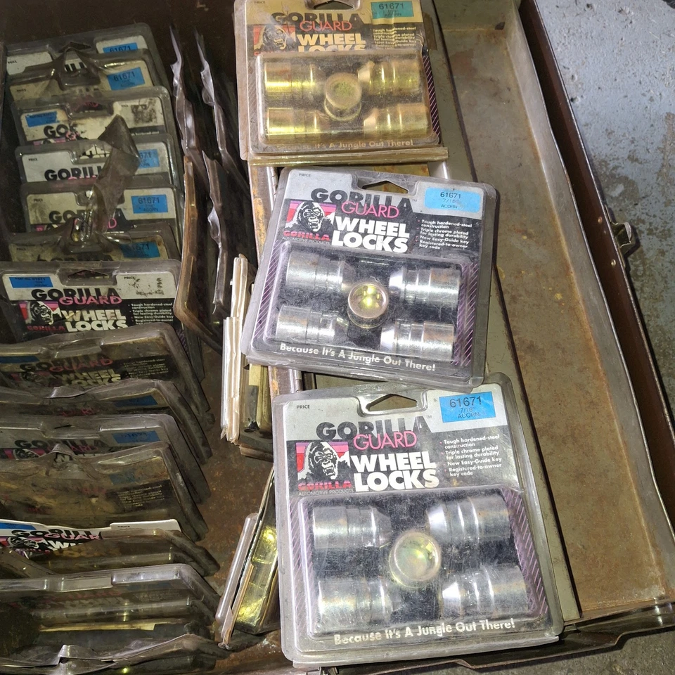 全新 Gorilla 4 件套 带 7/16 键 钢橡子车轮锁 61671 — 第 3/3 张图片