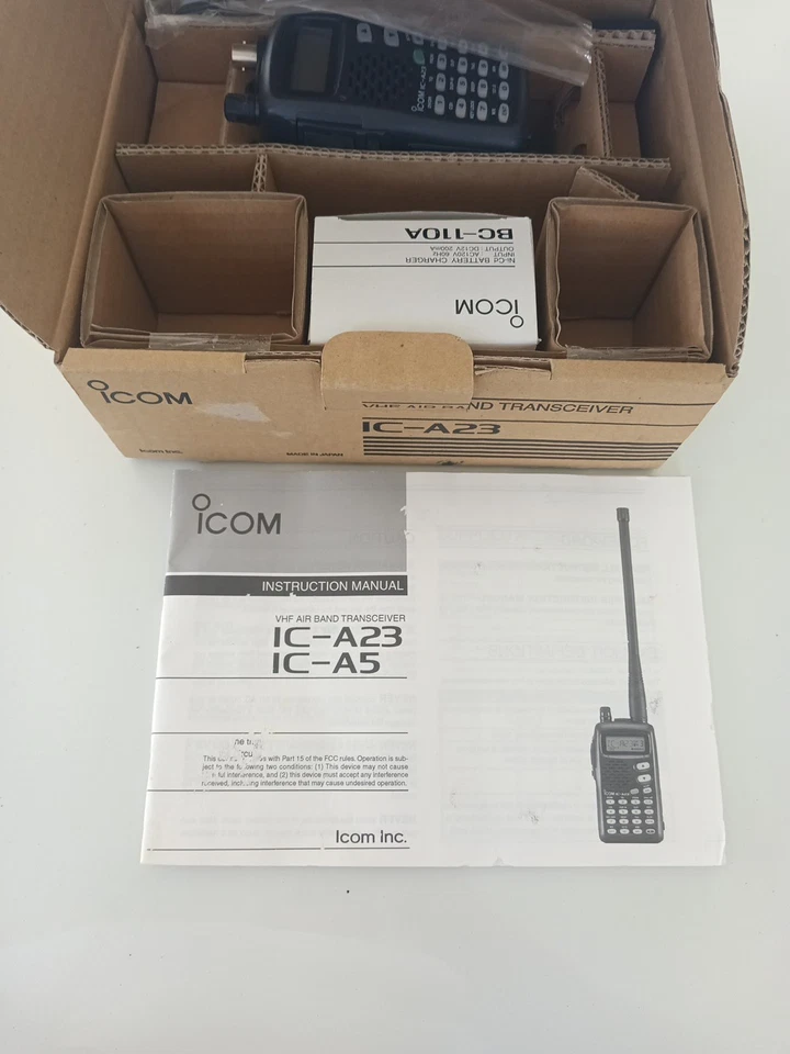NEW icom IC-A23 VHF AIR BAND TRANSCEIVER SET WALKIE TALKIE CHARGER  & BATTERY - Image 3 of 4