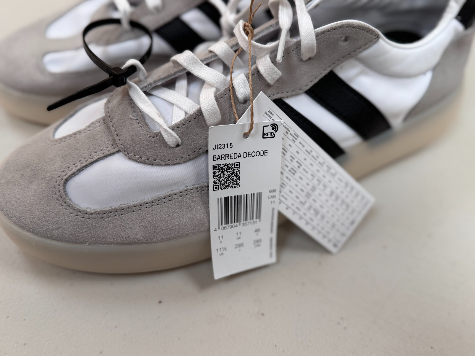 Adidas Barreda Decode Trainers UK 11 EU 46 White Grey Black Retro JI2315 image 4
