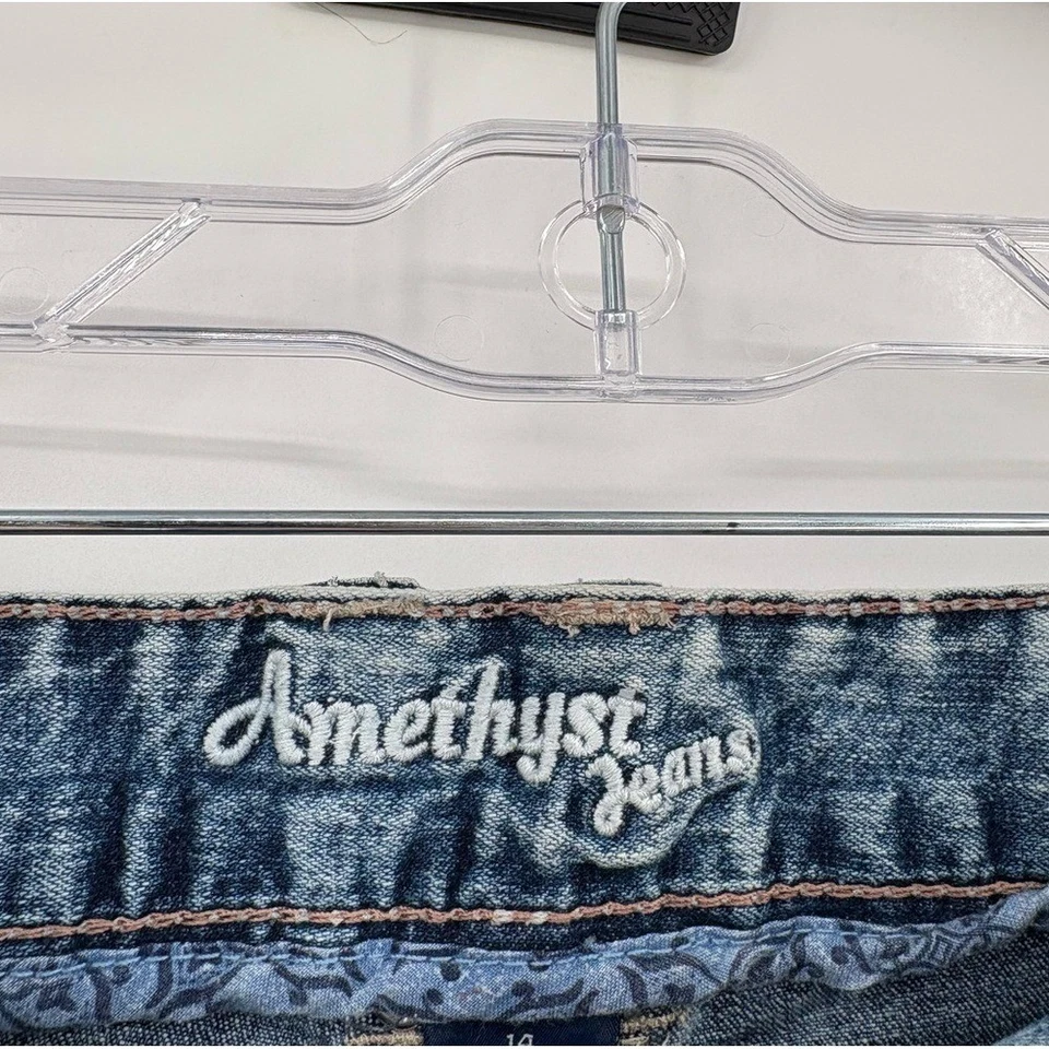 Amethyst jean button fly shorts 14 - Image 3 of 4