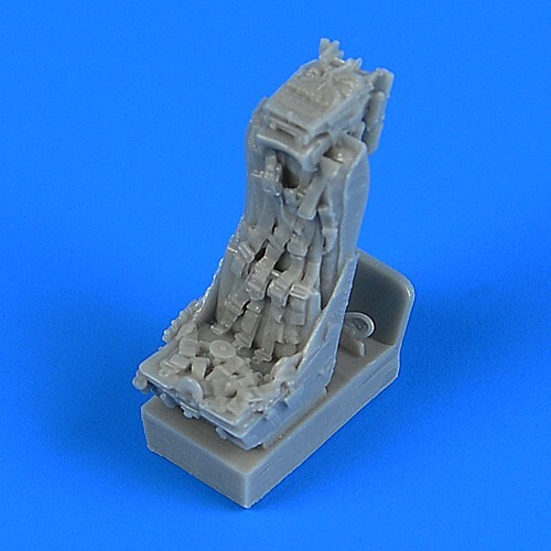 Quickboost 72 549 , BAC Lightning ejection seat w/safety belts for TRUMPET, 1/72 - Picture 1 of 2