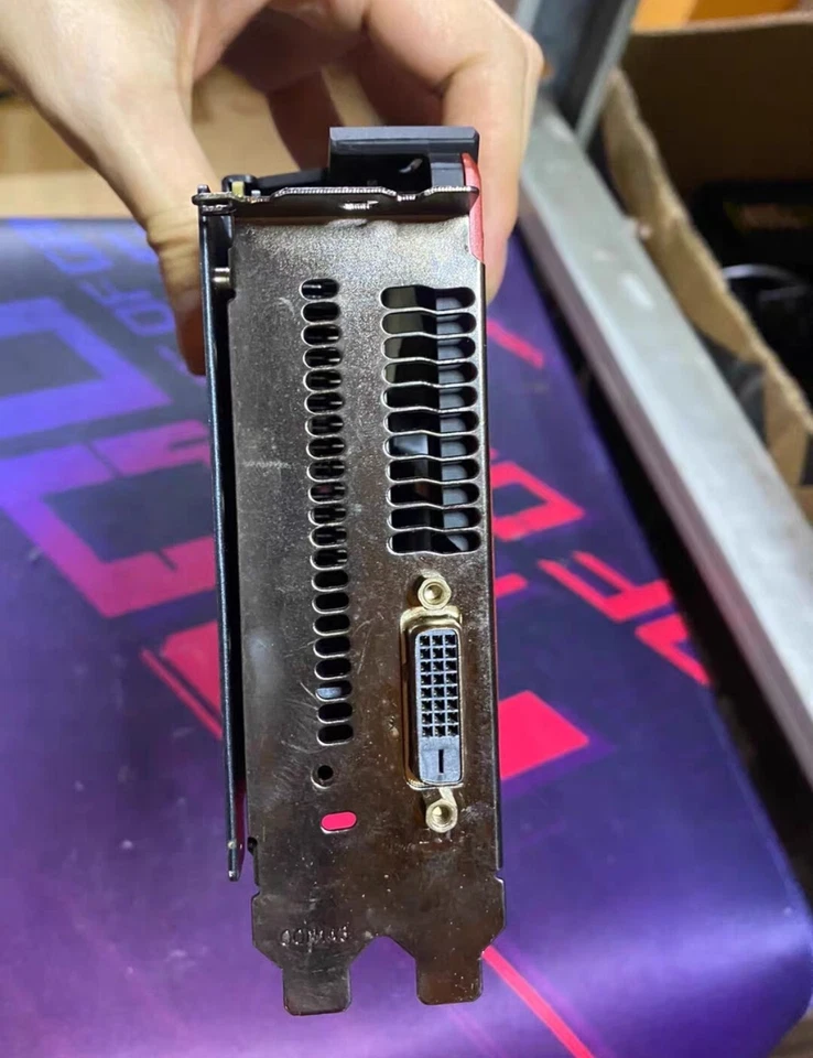 AMD Radeon RX 580 RX580 2048SP 8GB GDDR5 Graphics Card - Image 3 of 4