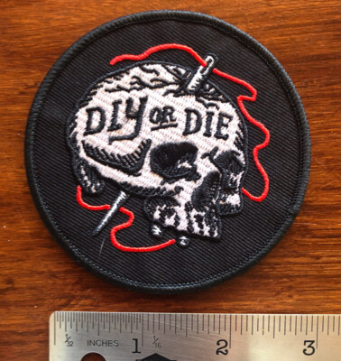 Skull Needle DIY Or Die Round Embroidered Iron On Patch 1.57 x 3.94 inches