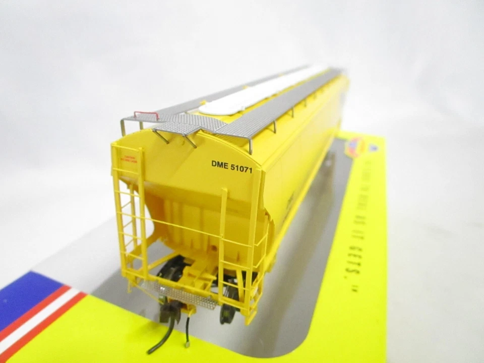 Athearn HO Scale DM&E Dakota Minnesota Eastern Trinity 5161 Covered Hopper NOS - Image 4 of 4