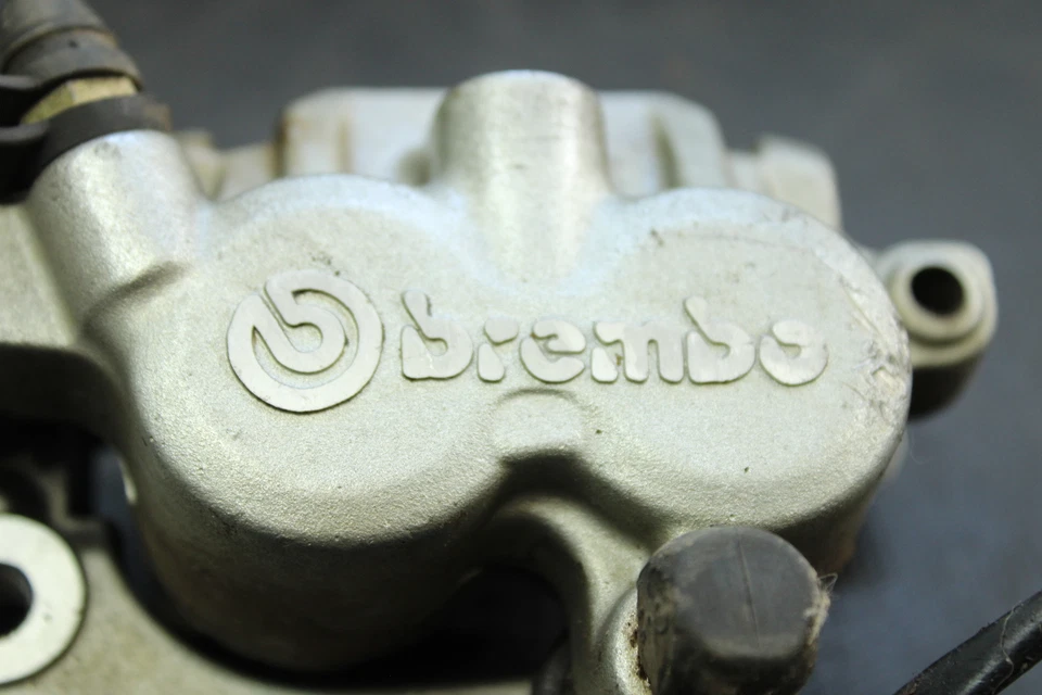 Pinza de freno delantera Brembo 2006 Ktm 300XCW OEM B4428 Foto 2 de 4