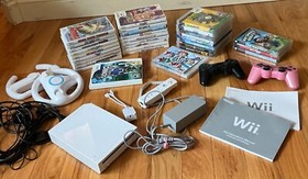 Nintendo Wii Console Lot W/ 31 Games & Many Extras