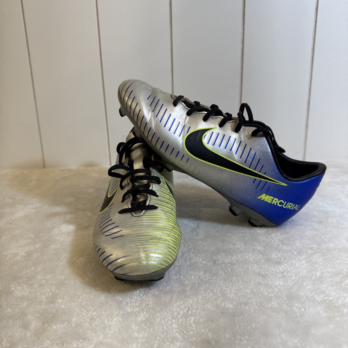 レア物 Nike Neymar フットサルシューズ レア物 Nike Neymar