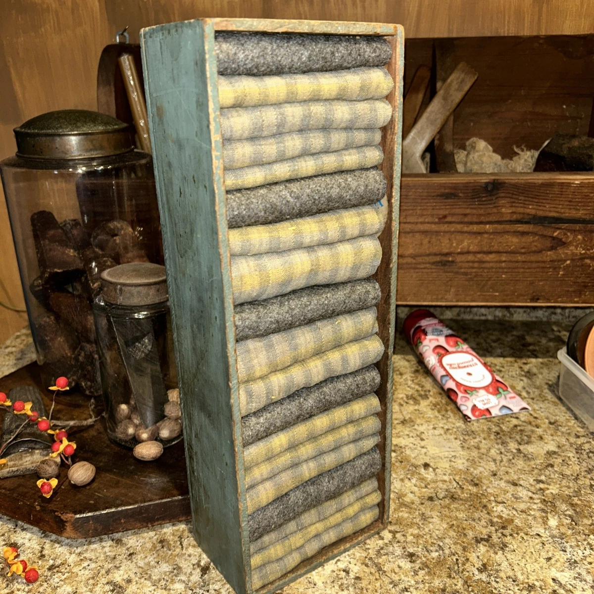25+ Original 1800-1899 Antique Primitive Boxes for sale | Updated