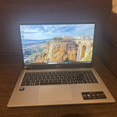 Acer Aspire Go 15 AG15-31P 15'' i3-N305 1.1GHz 8GB RAM 128GB SSD