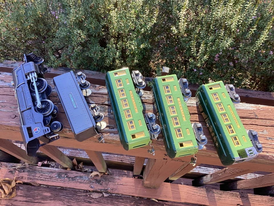 Nice Lionel Prewar Passenger Set 232E from 1937 - 259E, 1689, 607, 607, 608 - Image 3 of 4