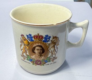 QUEEN ELIZABETH II VINTAGE CORONATION MUG - JUNE 2nd, 1953 ++ GREAT COLLECTIBLE!