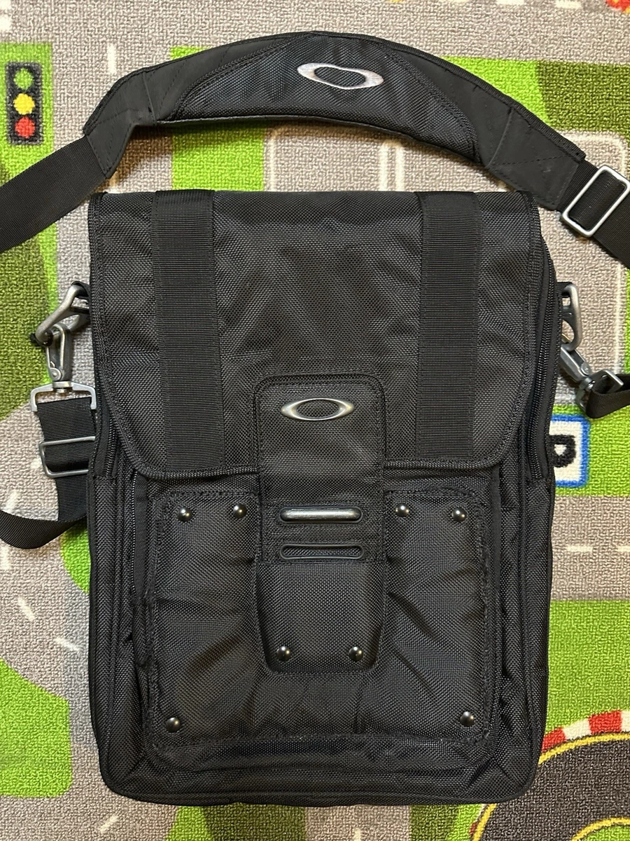 Oakley Men's Messenger/Shoulder Bags for sale - eBay