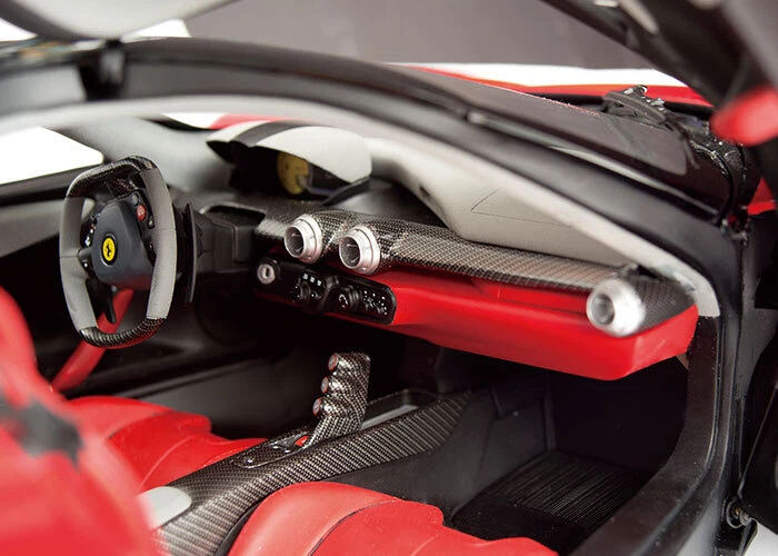 Ferrari LaFerrari scala 1:8 De Agostini, Parti di Ricambio per Modello statico - Immagine 3 di 3