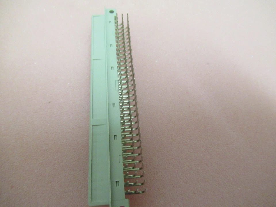 9731646801 09731966801 96 Way Right Angle DIN 41612 Header Socket HARTING x2pcs - Image 3 of 4