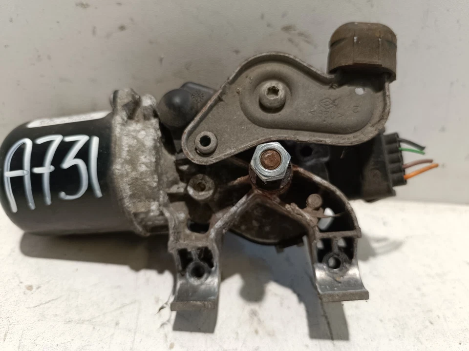 Renault Clio Wiper Motor Electric Windscreen 2010 MK3 Facelift OEM 8200268932E - Image 3 of 4