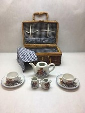 HENRY AND FRIENDS Children's Tea Set REUTTER Porzellan GERMANY Wicker CASE