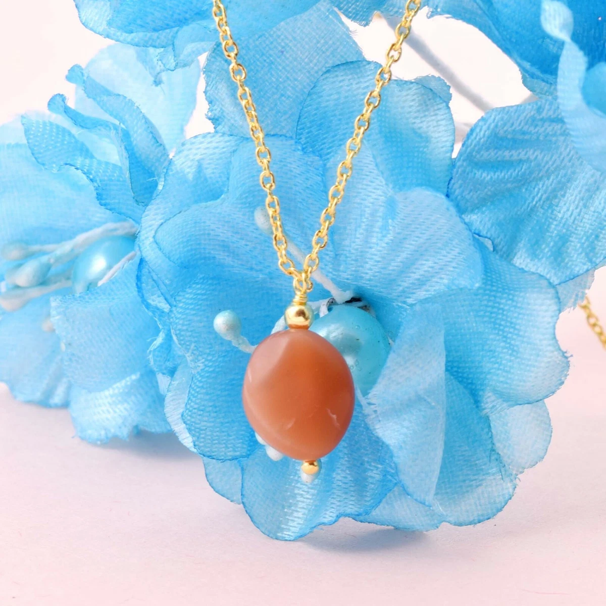 Tiny 2024 moonstone necklace