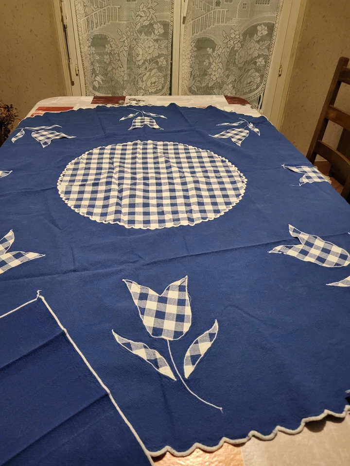 NAPPE RONDE D145 + 8 SERVIETTE 36X36 BLEUE DECOR DE TULIPES - Photo 2/4