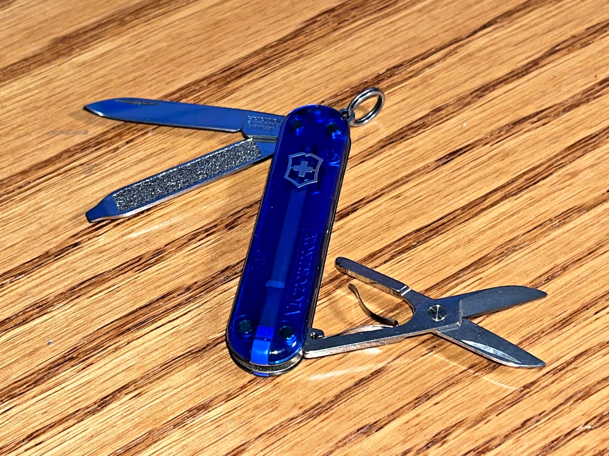 SOUVENIR [FR] 新品2個 NEW in Box Victorinox Knife Swiss Army Sapphire BLUE CLASSIC SD