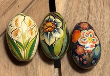 3 Vintage Ukrainian Hand Painted Lilly Wooden Eggs Lacquer Easter Decor Set Of 3
