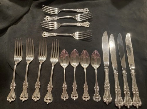 16 Pieces-4 Place Settings Towle Old Colonial Sterling Flatware. Antique