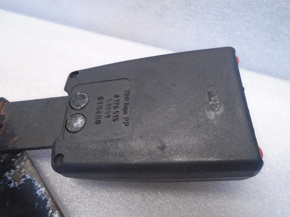 BMW 528i E36 1999-2003 hebilla de cinturón de seguridad central trasero negro OEM DK71007 Foto 3 de 4