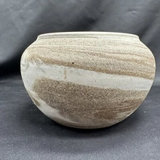 Jim Pettit Studio pottery signed vase Swirling Sands Neutral Textured