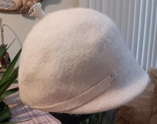 Vintage 1960's Winter White Fur Felt "Twiggy" Hat w RHINESTONE Accents - UNIQUE 