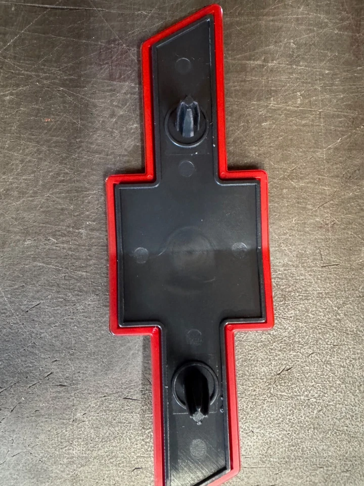 Silverado 1500 SS 1988 1989 1990 1991 rojo negro parrilla emblema 15607532 nuevo Foto 2 de 4