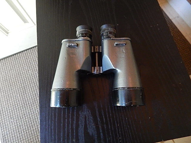 PRISMÁTICOS BAUSCH&LOMB PINTADOS PESADOS DE COLECCIÓN 7X50 FUNCIONAN BIEN FALTA PIEZA DE METAL Foto 3 de 4