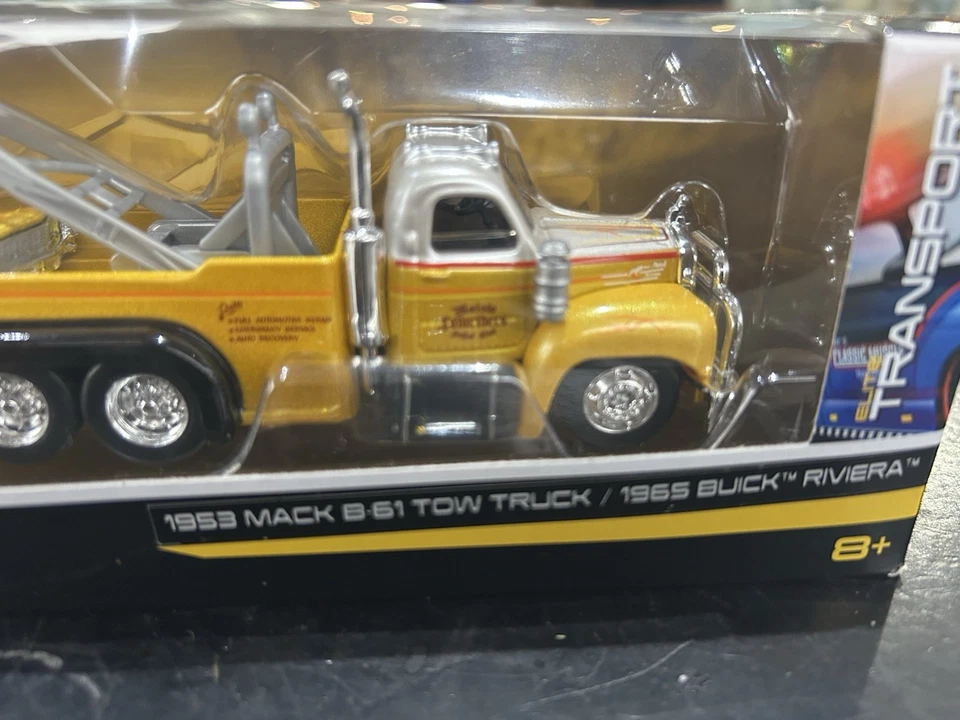 Camión de remolque Maisto Design 1953 Mack B-61/Buick Riviera Elite Transports 1965 1:64 Foto 3 de 4