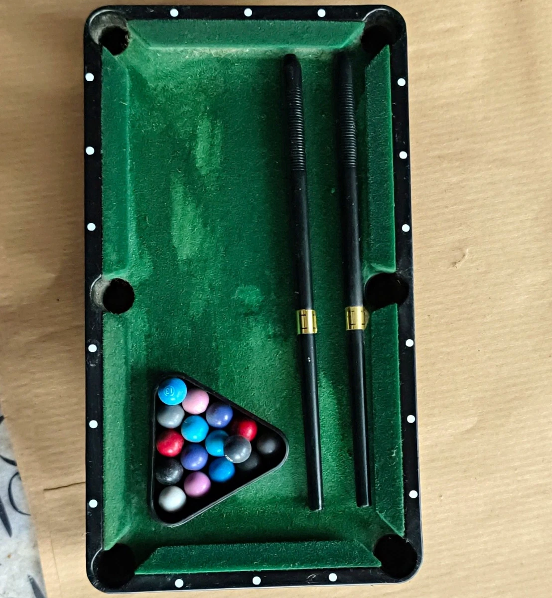 Mini-Billardtisch Tischbillard Mini grün/schwarz mit Kugeln, Dreieck, 2 Queues