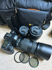 Canon EOS 80D DSLR-Kamera schwarz Zubehörpaket mit 3 Objektiven und Tasche