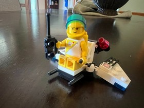 LEGO Space - Futuron - 1620 - Astro Dart - 100% Complete with Mini Figure