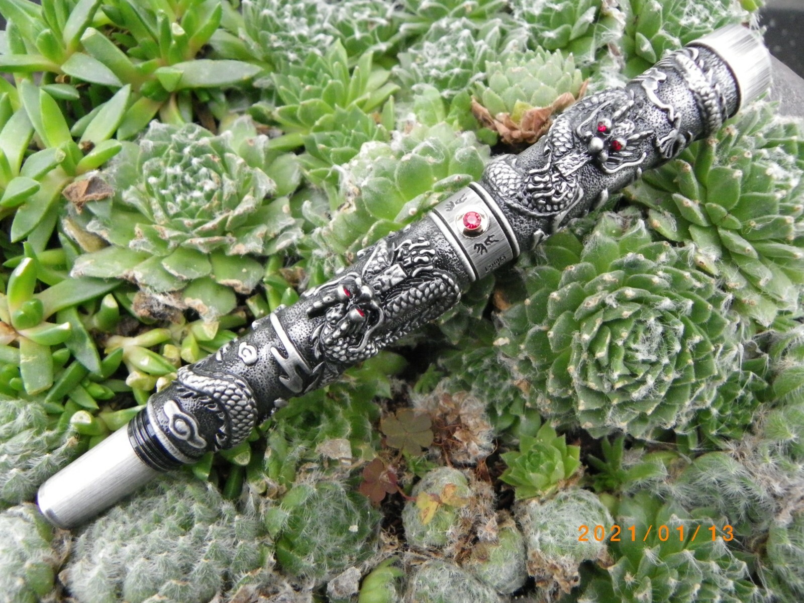 Stylo plume de collection lourd motif dragon dore 18 KGP idee cadeau homme