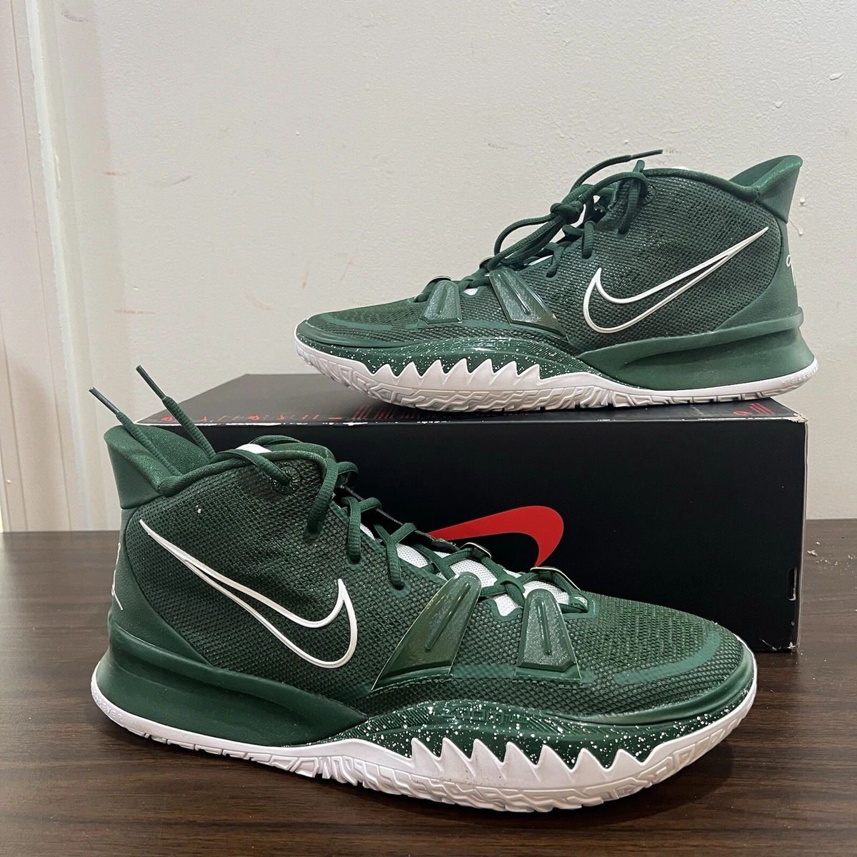 Nike Kyrie バスケットシューズ グレー/グリーン Preços baixos em Nike Kyrie 7 TB Gorge Green | eBay
