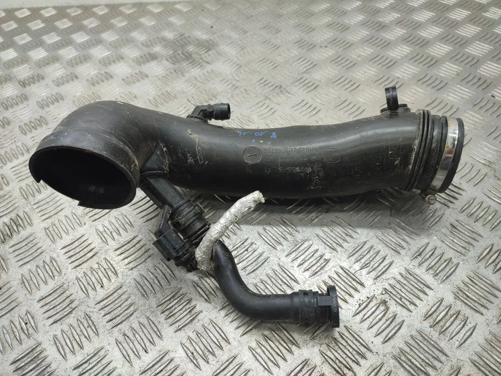 Peugeot 308 2019 Petrol turbo air intake inlet pipe hose  