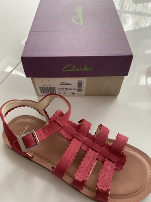 clarks sandals size 5