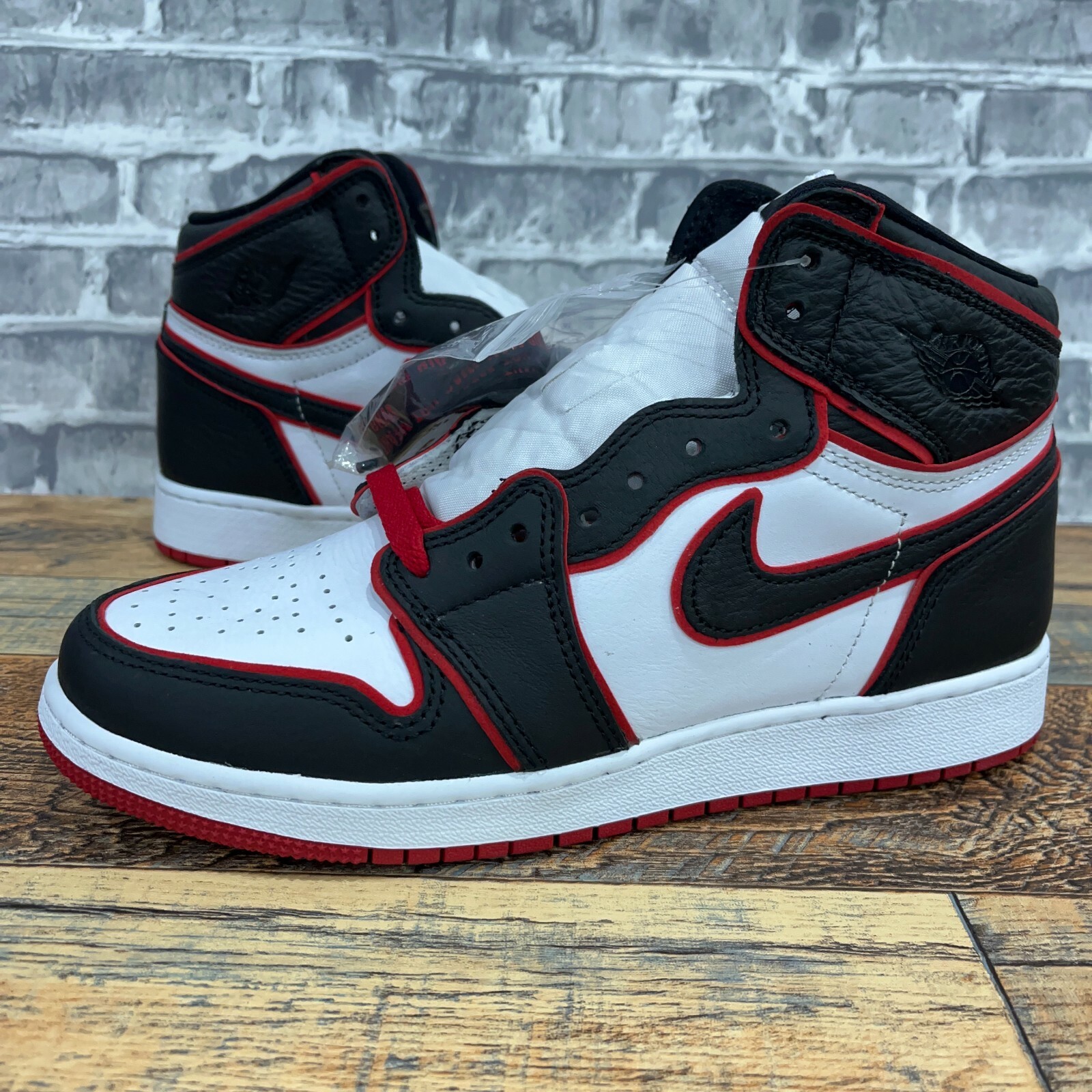 Nike Air Jordan 1 Retro High OG Bloodline GS #575441-062 New Youth Size 7Y