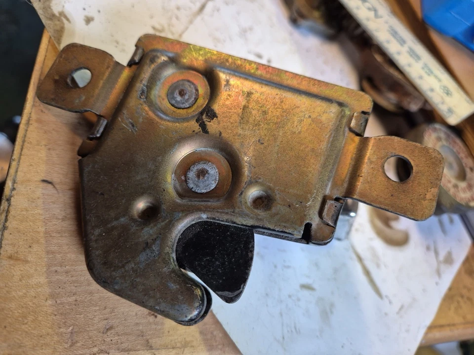 Ford Capri mk2  GXL Chrome Rear Seat Catch. - Image 3 of 4