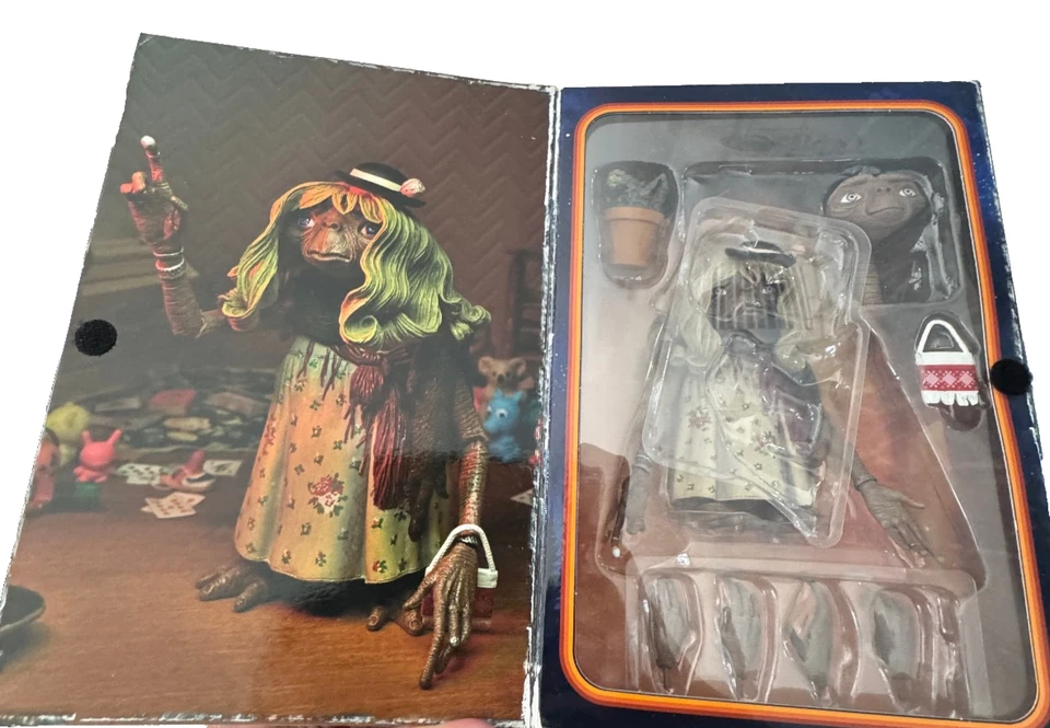 NECA 40 Aniversario E.T. Ultimate Dress-Up E.T. Figura de acción Foto 2 de 4