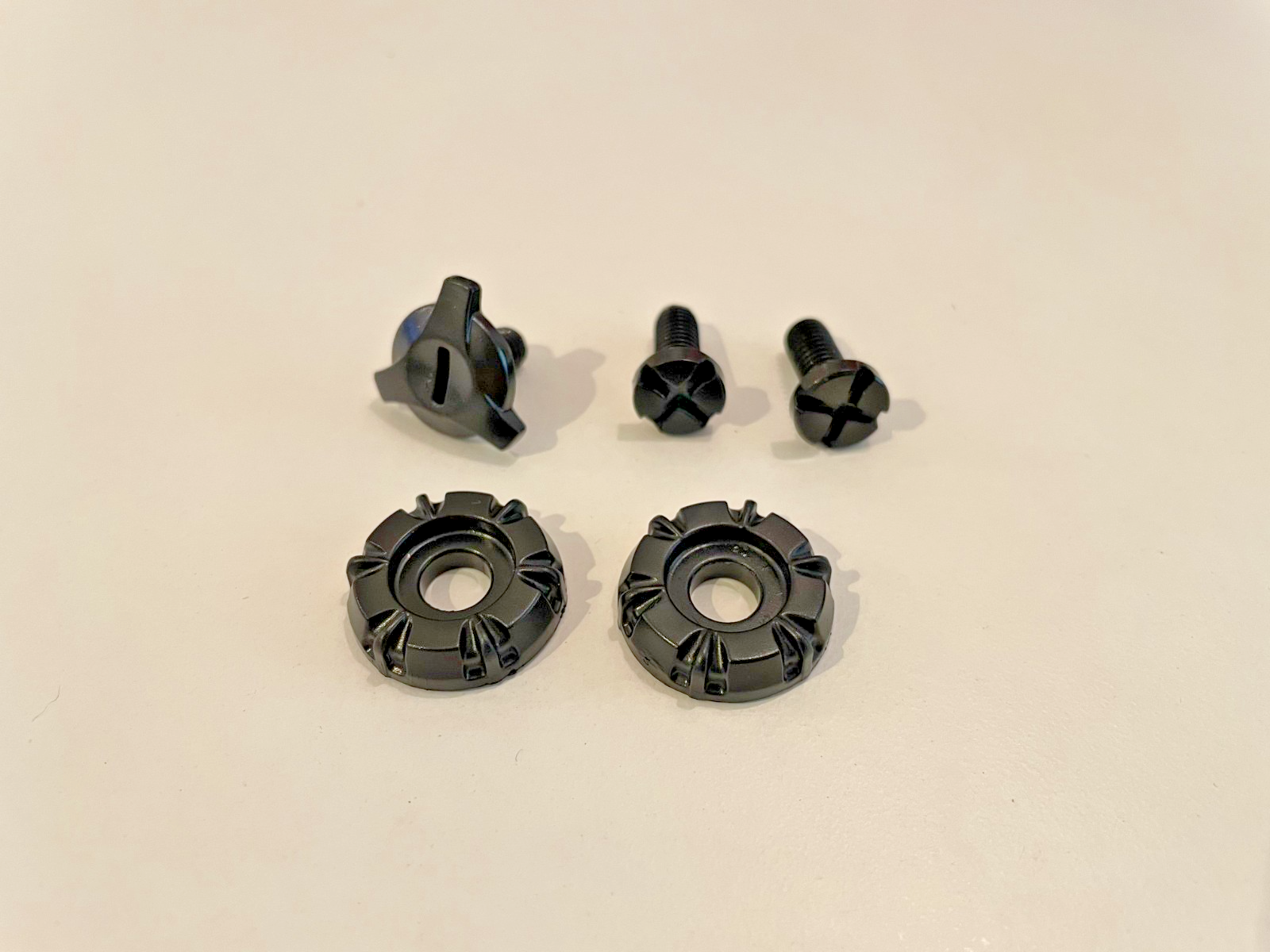JUST1 J32 KIDS HELMET REPLACEMENT PEAK SCREW KIT