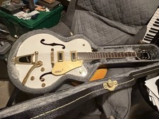 Gretsch Electromatic G5420T-style hollow-body electric guitar Good Condition.